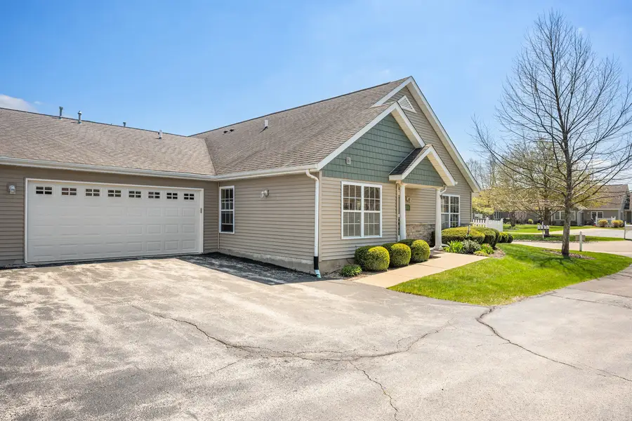 2105 Waterbury Lane W #2105, Sycamore, IL 60178 - #2