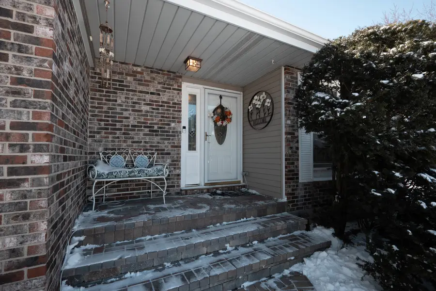 2407 Valley Drive, Lindenhurst, IL 60046 - #2