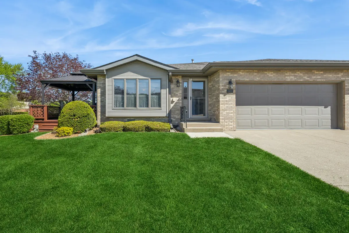 1900 Foxwood Drive #1900, New Lenox, IL 60451 - #1