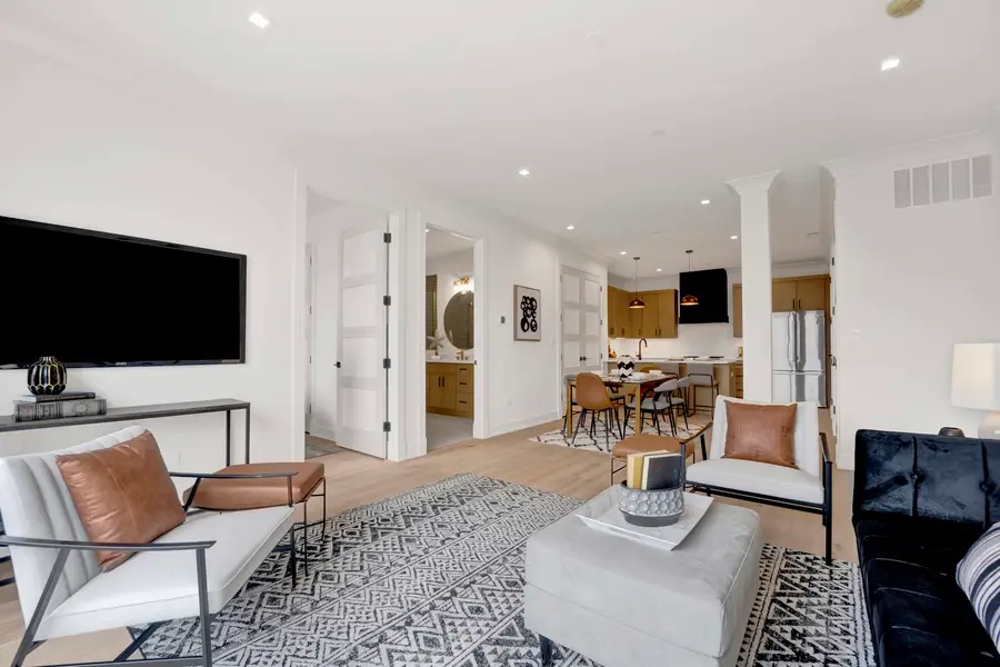 5630 N Broadway Street #5E, Chicago, IL 60660 - #3