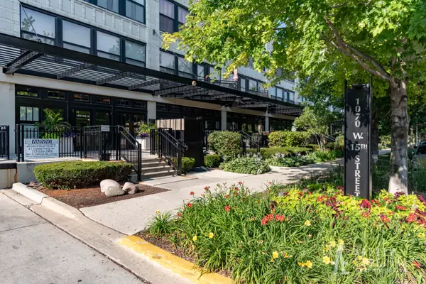 1070 W 15th Street #404, Chicago, IL 60608