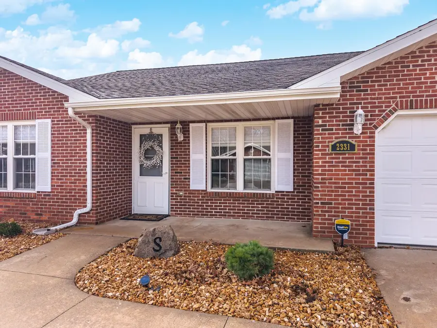 2331 Eastwood Avenue, Streator, IL 61364 - #3