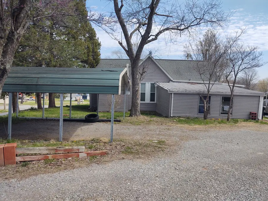 201 South 4th Street, Vienna, IL 62995 - #2