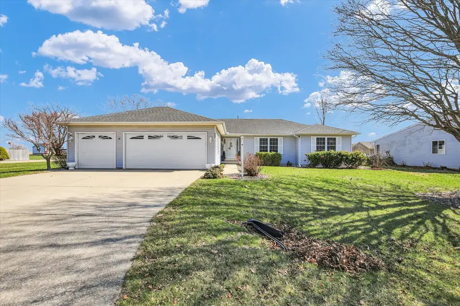 25 N Prairieview Avenue, Tuscola, IL 61953 - #2