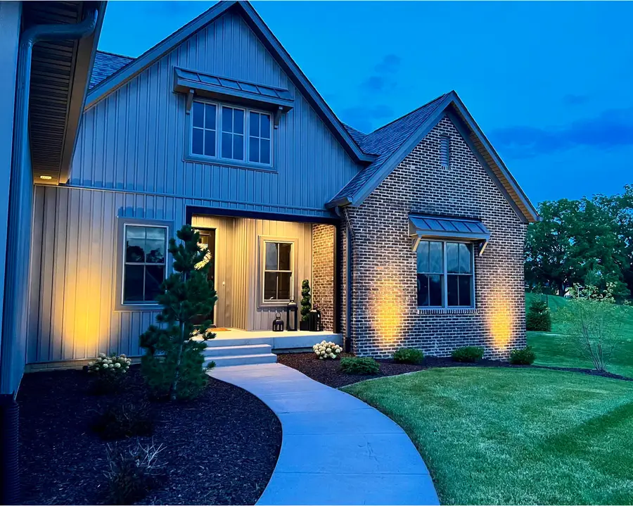 5077 Oak Ridge Court, Bettendorf, IA 52722 - #2