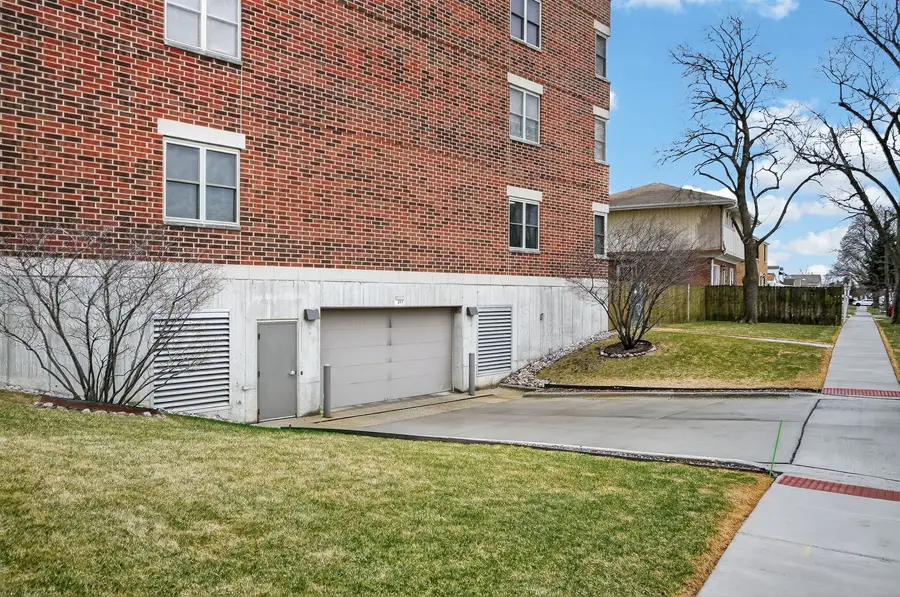 9355 Irving Park Road #122, Schiller Park, IL 60176 - #3