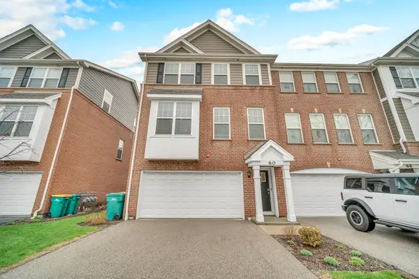 60 Grey Wolf Drive, Wheeling, IL 60090