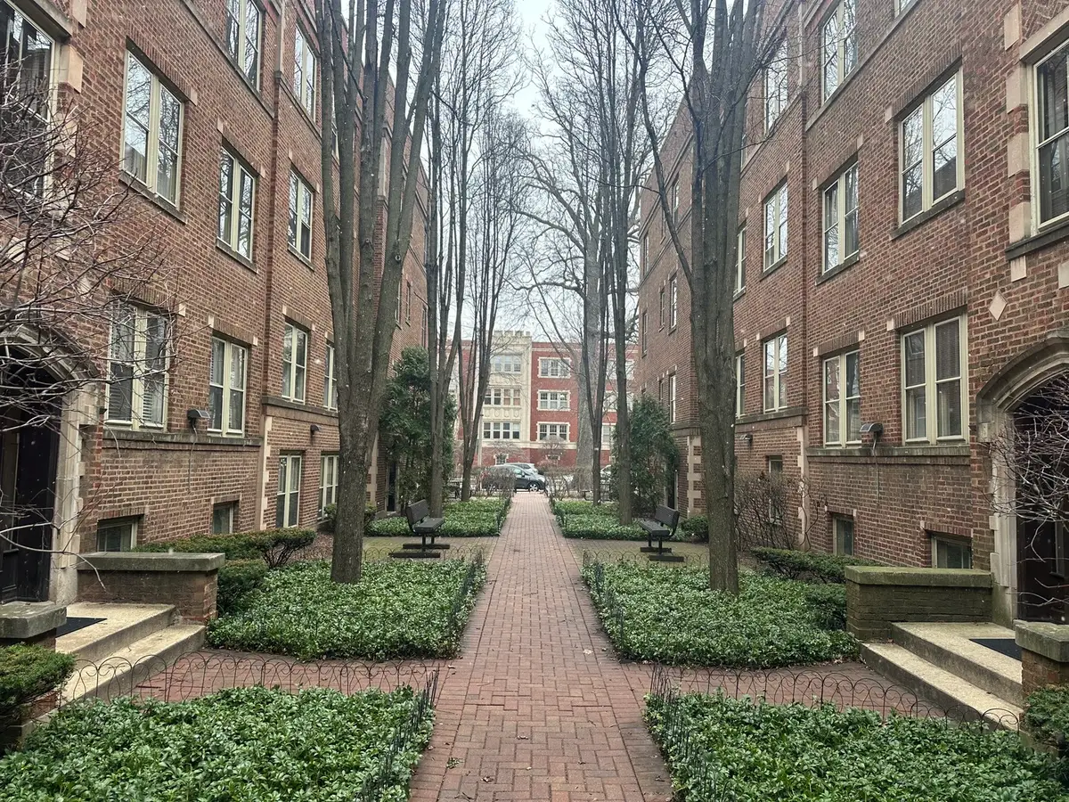 219 N Oak Park Avenue #3E, Oak Park, IL 60302 - #1