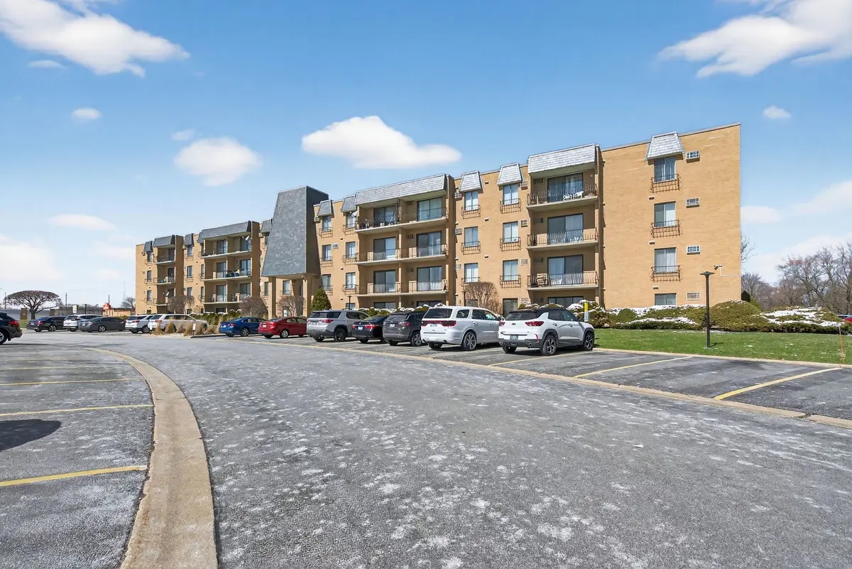 931 W Arquilla Drive #415, Glenwood, IL 60425 - #1