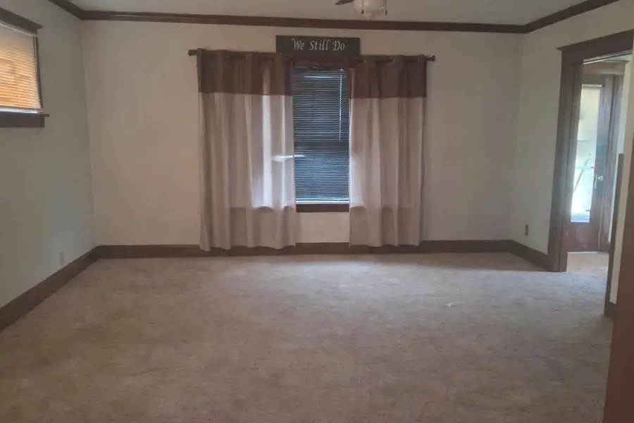 1231 S Float Avenue, Freeport, IL 61032 - #2