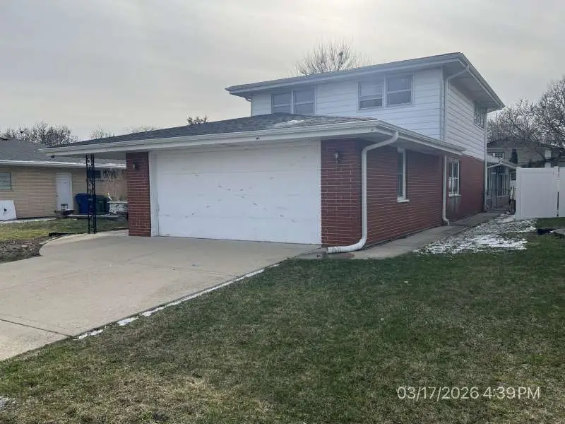 9128 S Komensky Avenue, Oak Lawn, IL 60453 - #3