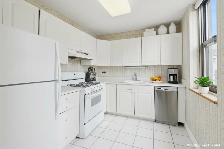 253 E Delaware Place #21G, Chicago, IL 60611 - #2