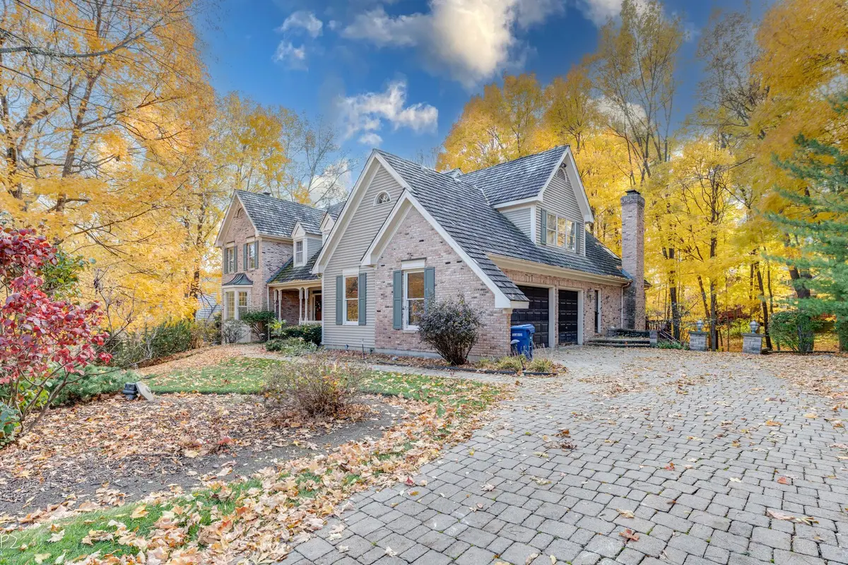 813 Fox Glen Drive, Saint Charles, IL 60174 - #1