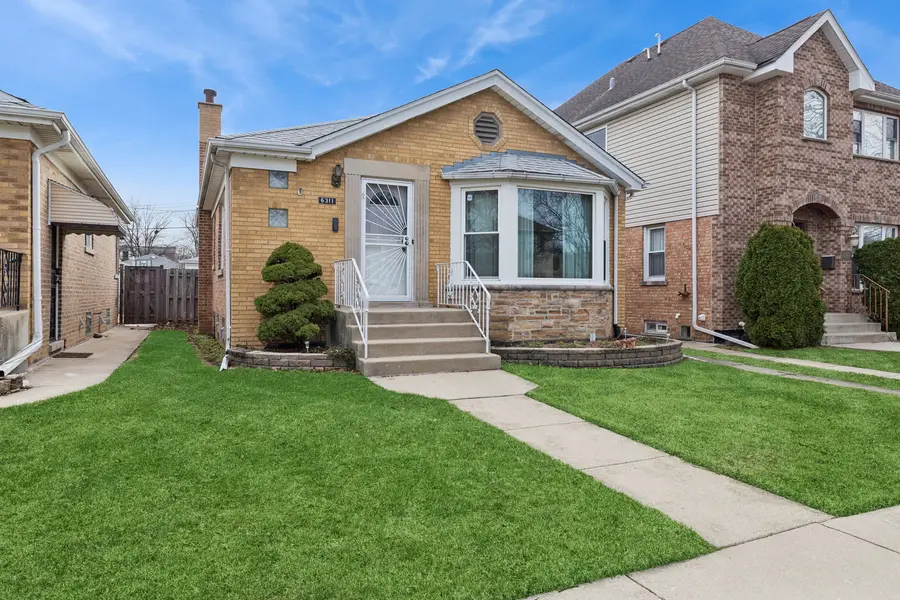 6311 N Tripp Avenue, Chicago, IL 60646 - #2