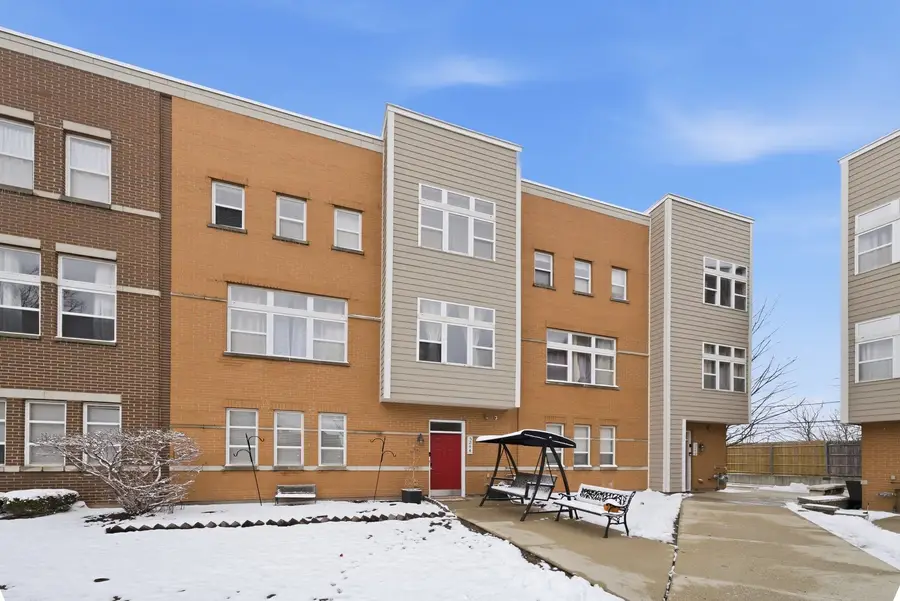 5244 W Hanson Avenue, Chicago, IL 60639 - #3