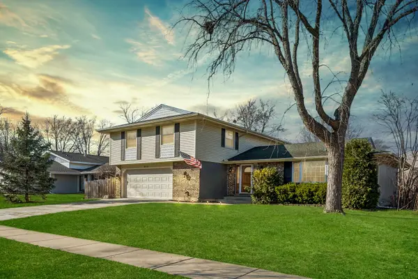 828 Harwich Lane, Schaumburg, IL 60194