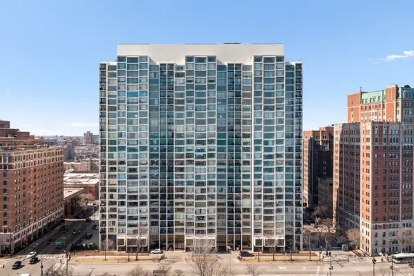 3200 N Lake Shore Drive #702, Chicago, IL 60657