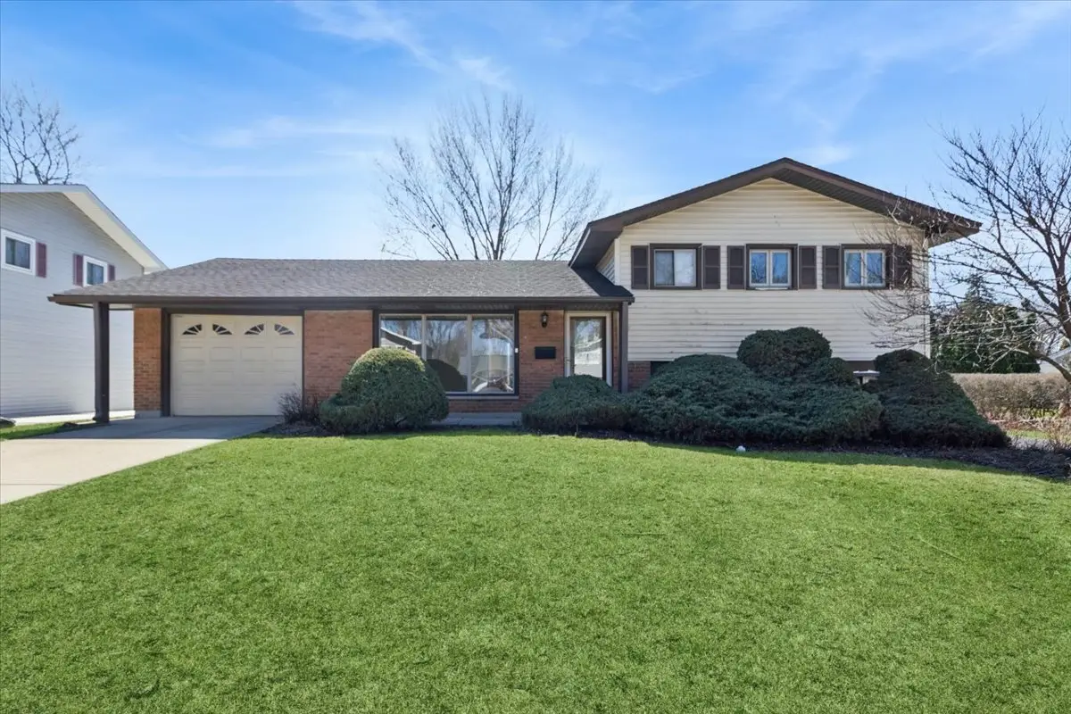 465 W Newport Road, Hoffman Estates, IL 60169 - #1