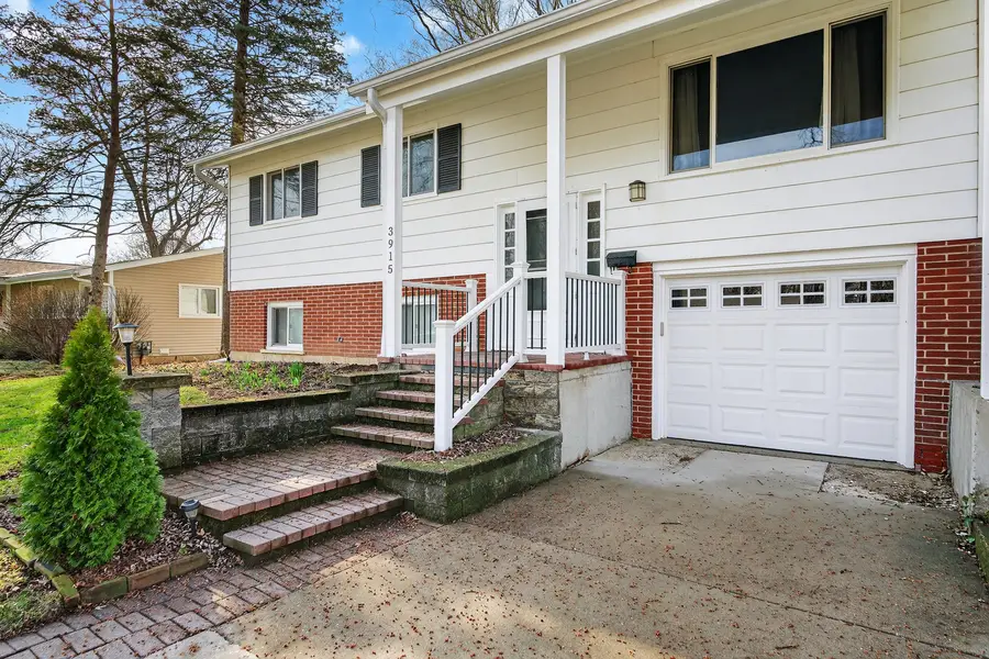 3915 Maple Avenue, McHenry, IL 60050 - #3