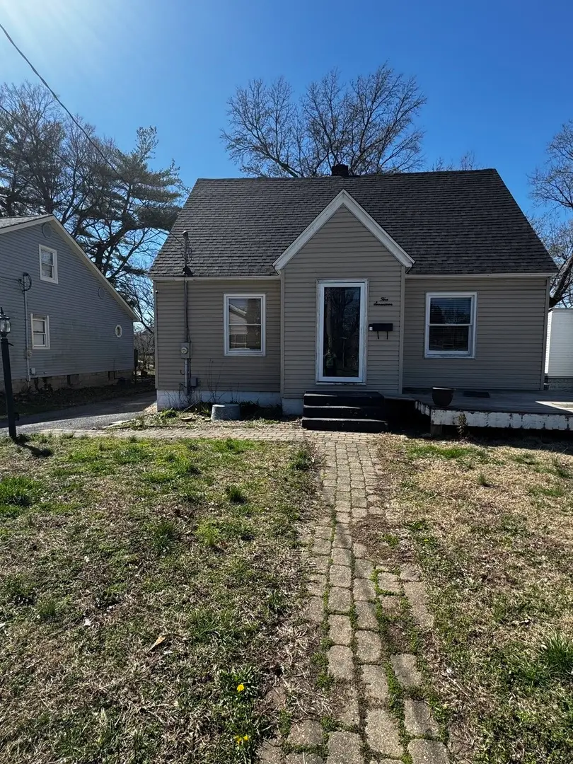 517 N Vine Street, Du Quoin No 1, IL 62832 - #1