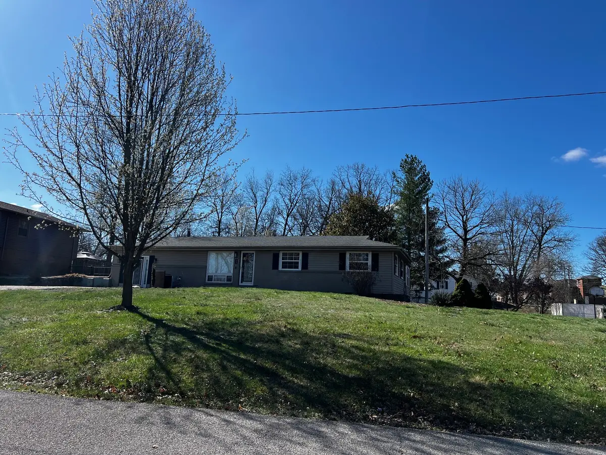 33 Westwood Drive, Mount Vernon, IL 62864 - #1