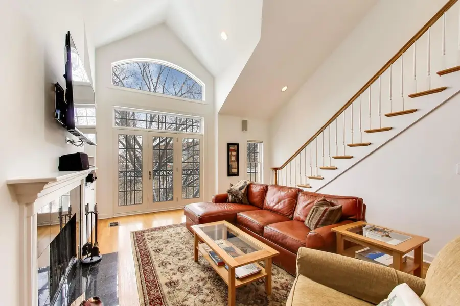 1161 W Eddy Street #3, Chicago, IL 60657 - #3