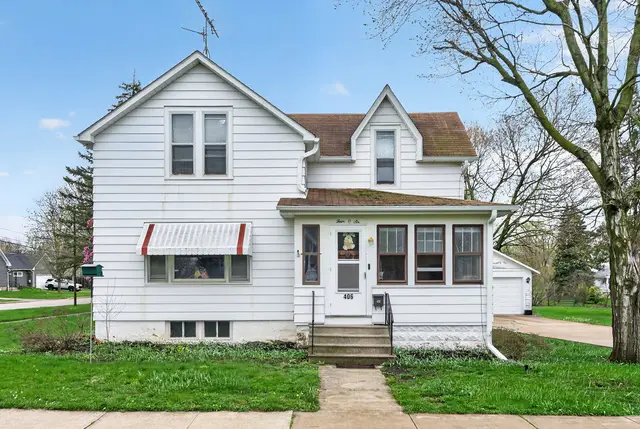 406 S Locust Street, Sycamore, IL 60178 - #2