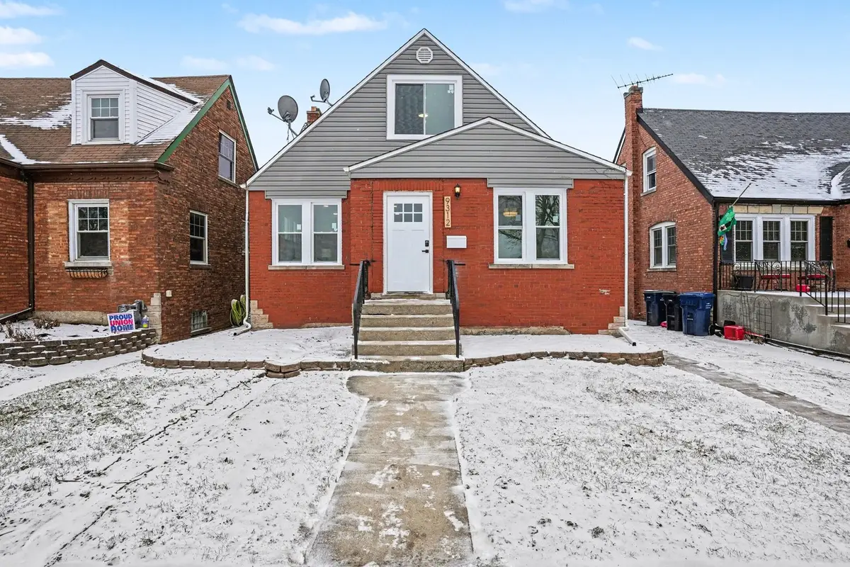 9312 S Francisco Avenue, Evergreen Park, IL 60805 - #1