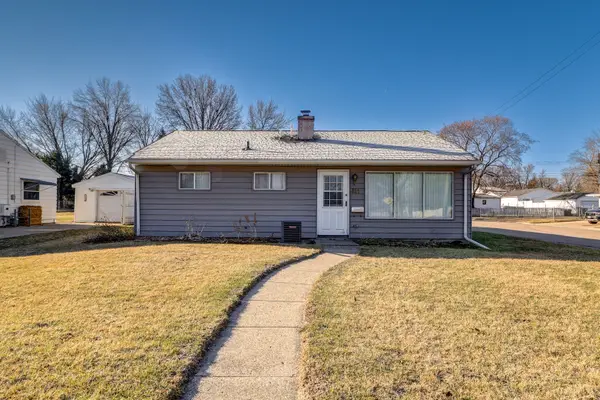 811 W 19th Street, Sterling, IL 61081