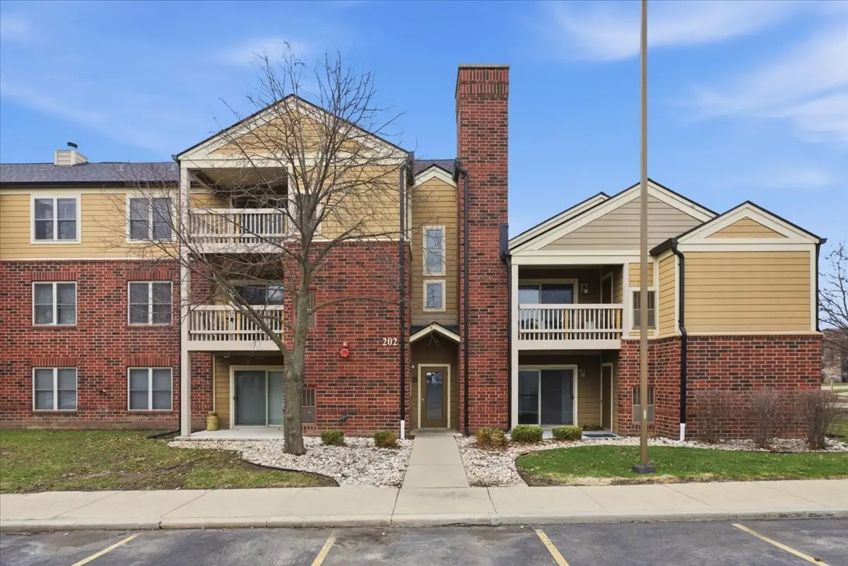 202 Glengarry Drive #206, Bloomingdale, IL 60108 - #1
