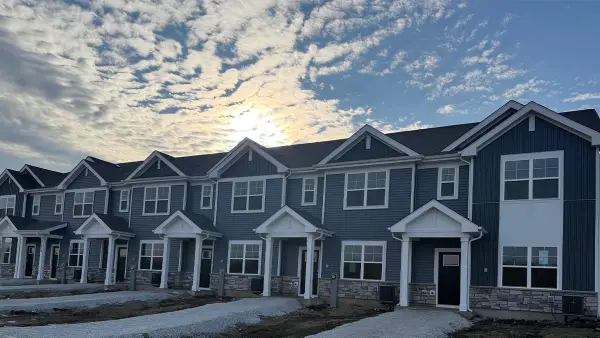 2249 Barbera Drive, Oswego, IL 60543