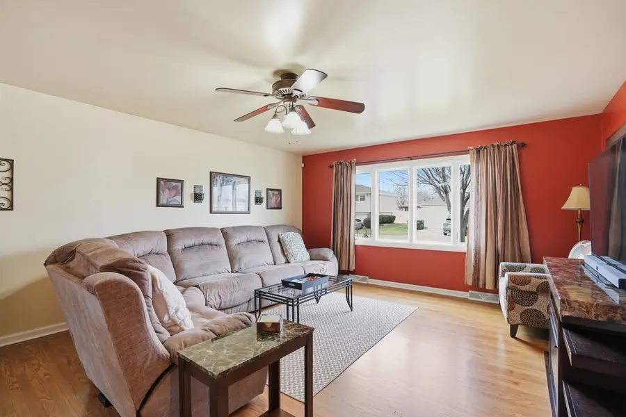 18439 Locust Street, Lansing, IL 60438 - #3