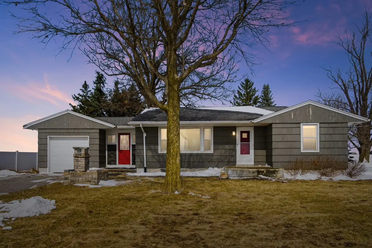 2480 Hwy 30, Dewitt, IA 52742 - #1