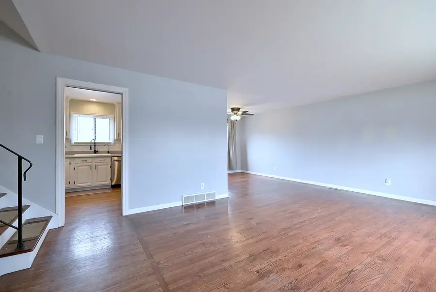 966 Aberdeen Drive, Crystal Lake, IL 60014 - #3