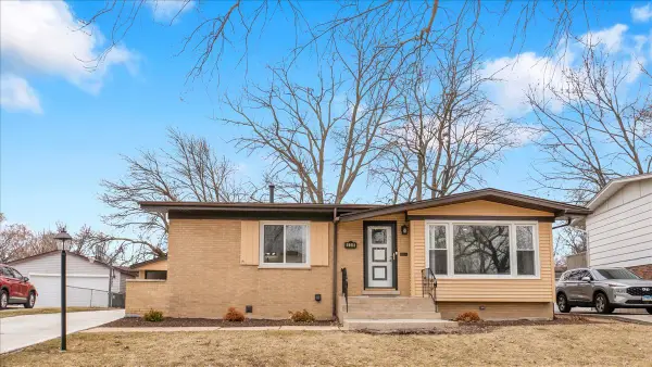 406 N Park Drive, Glenwood, IL 60425