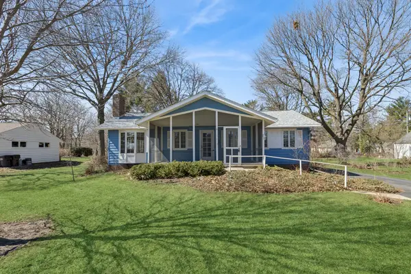 452 Lakeside Avenue, Crystal Lake, IL 60014