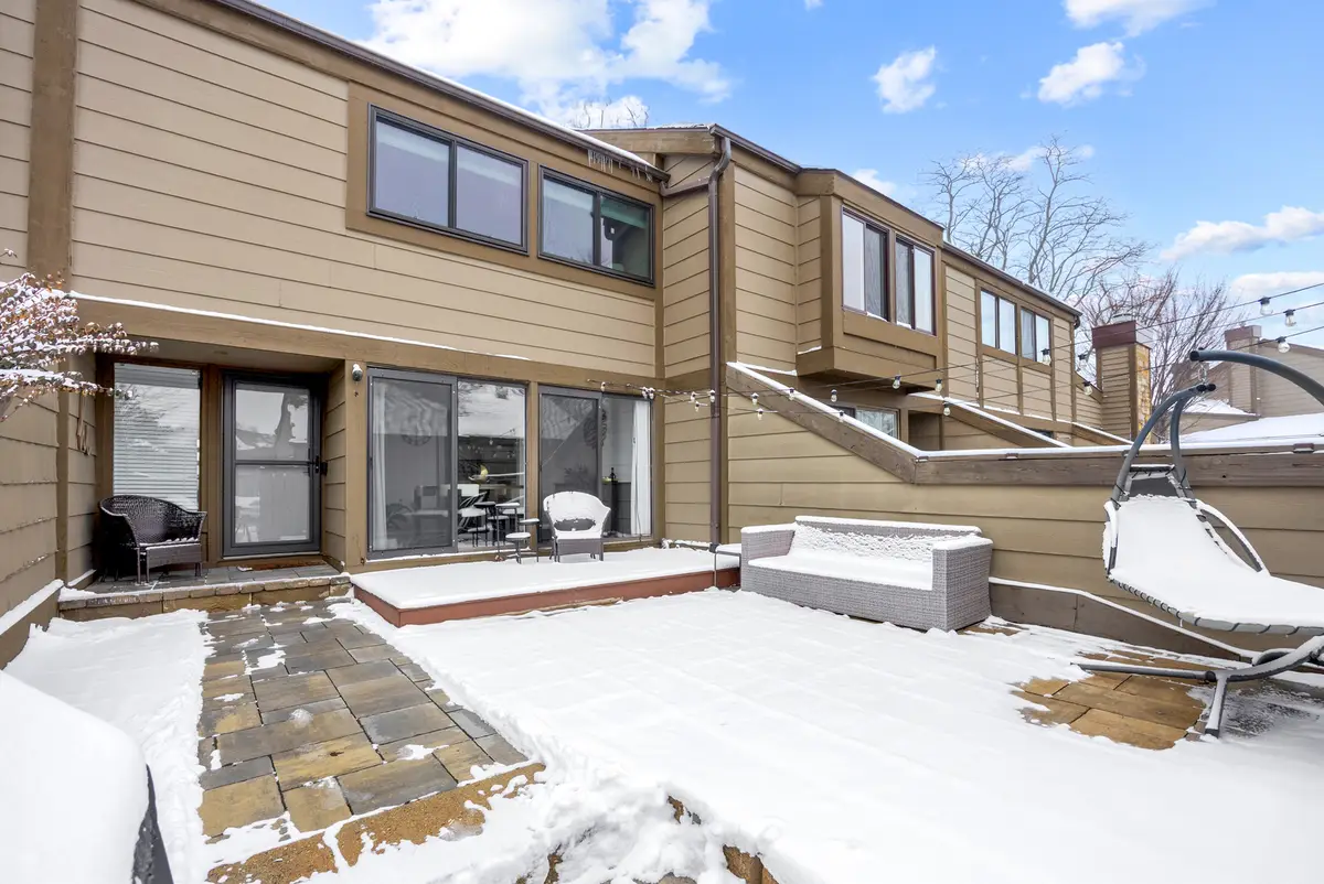 122 Aberdeen Court, Geneva, IL 60134 - #1