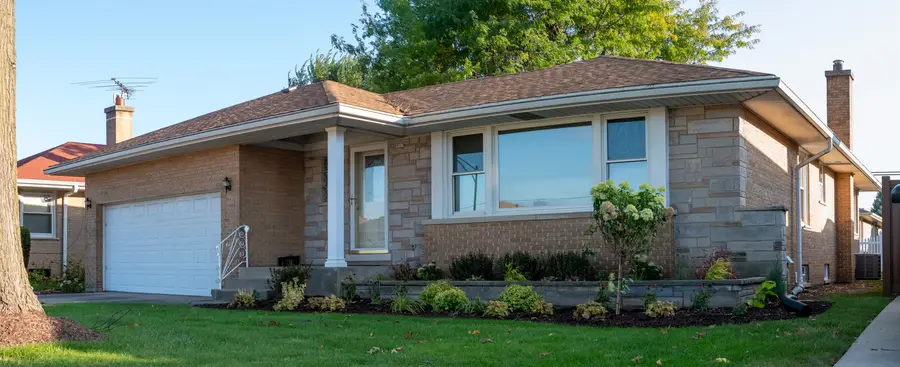 8537 W Sunnyside Avenue, Chicago, IL 60656 - #2