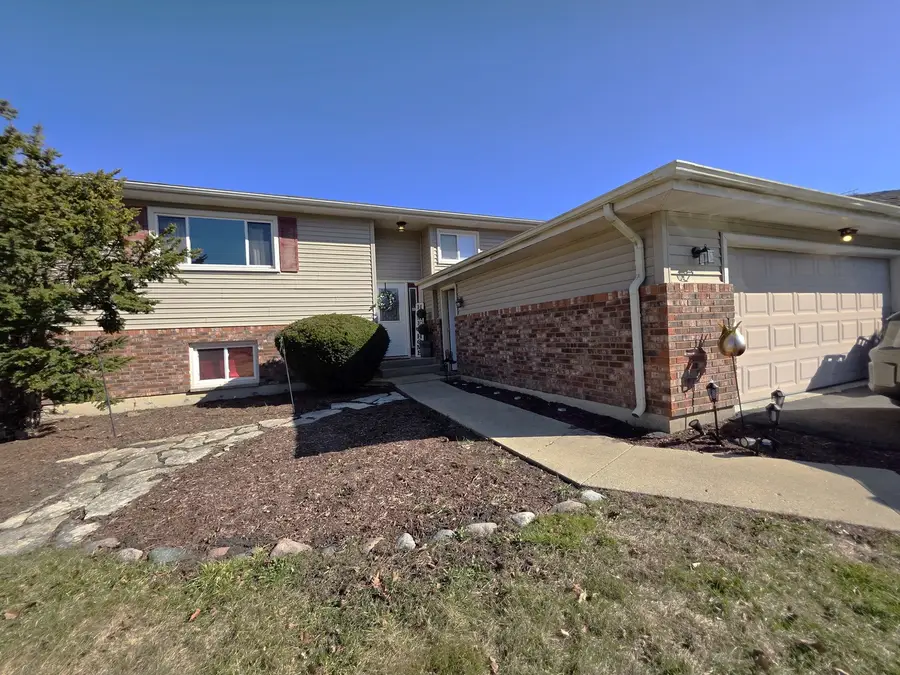 5N087 Mary Court, Saint Charles, IL 60175 - #2