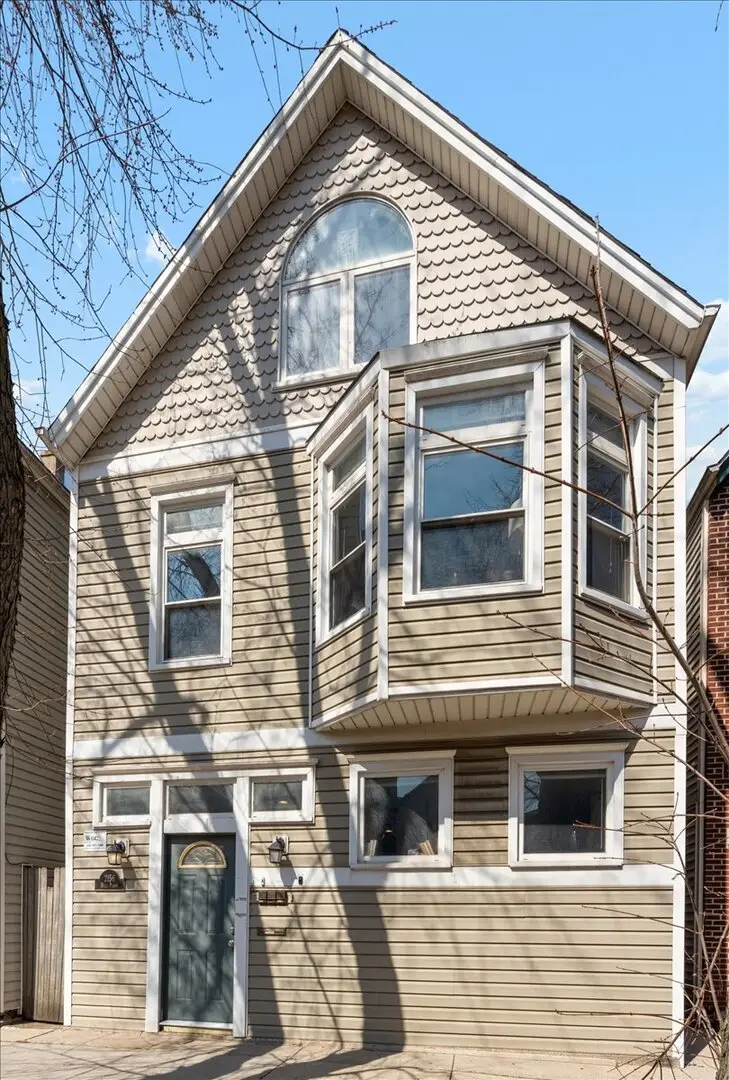 2156 W Belle Plaine Avenue, Chicago, IL 60618 - #1