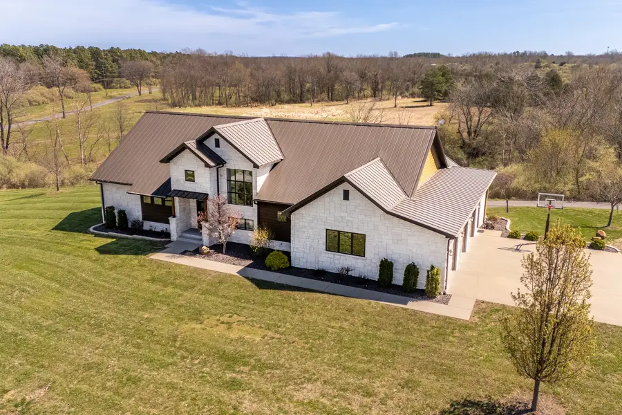 9909 Decatur Road, Marion, IL 62959 - #2