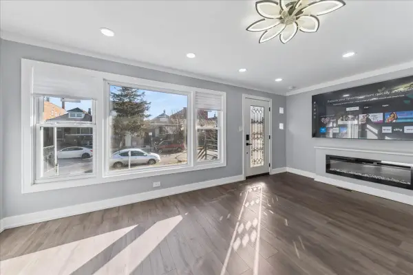 4740 S Rockwell Street, Chicago, IL 60632