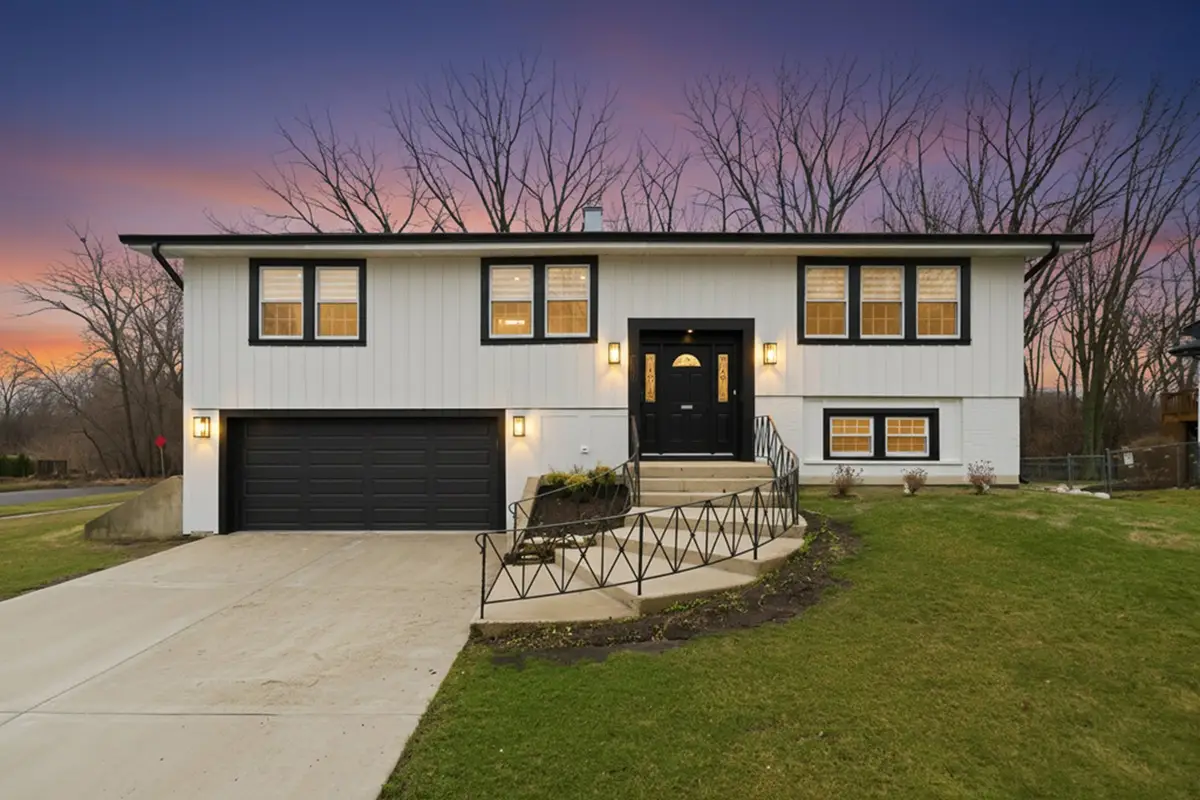 2S245 Mayfield Lane, Glen Ellyn, IL 60137 - #1