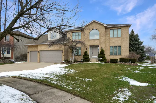 909 Hampton Drive, Carol Stream, IL 60188
