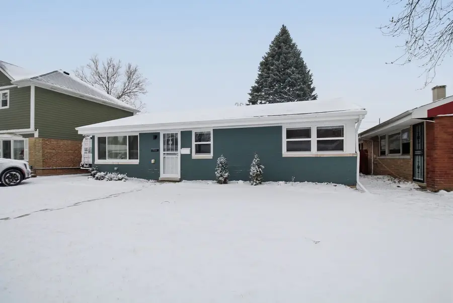 9804 S Maplewood Avenue, Evergreen Park, IL 60805 - #2