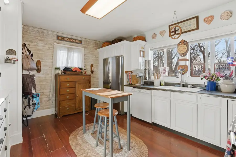 10 S Grant Street, North Aurora, IL 60542 - #3