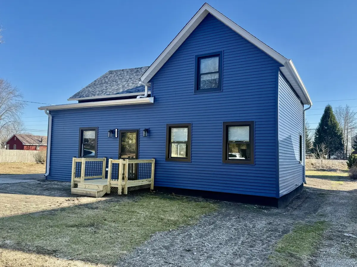 331 W Lincoln Street, Utica, IL 61373 - #1