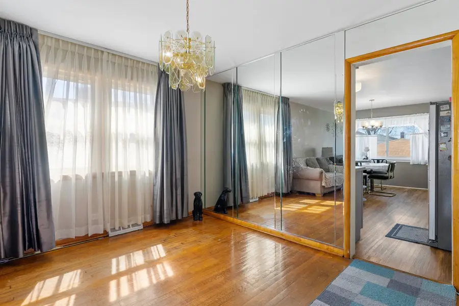 9126 S Oglesby Avenue, Chicago, IL 60617 - #3