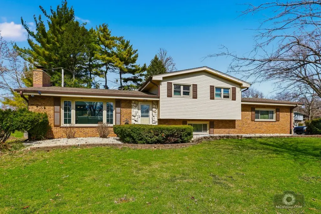 20W260 Meadow Lane, Lemont, IL 60439 - #1