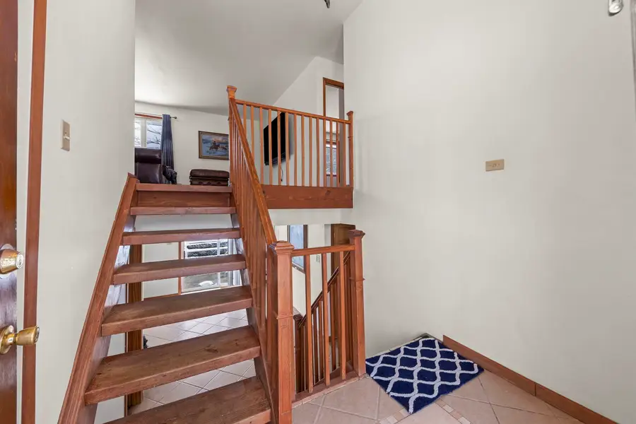 225 E Lincoln Avenue, Glendale Heights, IL 60139 - #2